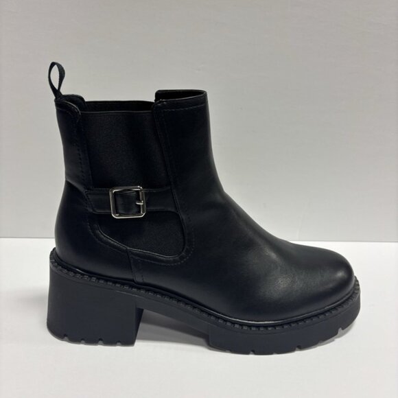 Madden Girl Women’s Trophy Chelsea Bootie Black, Size 12 M - Picture 1 of 7